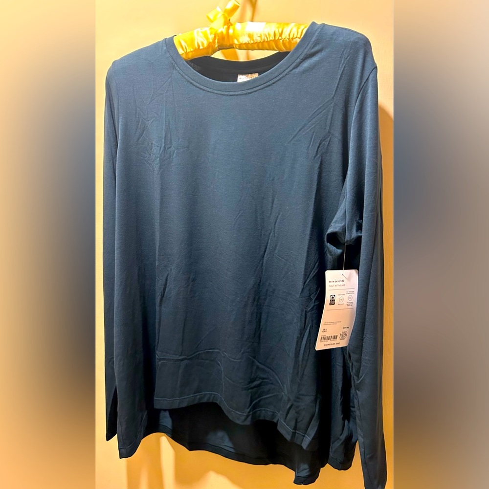 Athleta With Ease Top cypress sz M NWT